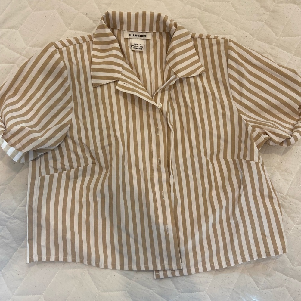 Size small button down croptop